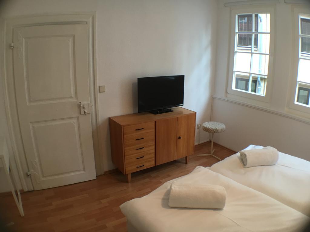 Privatzimmer In Bester Altstadtlage Tübingen Quarto foto